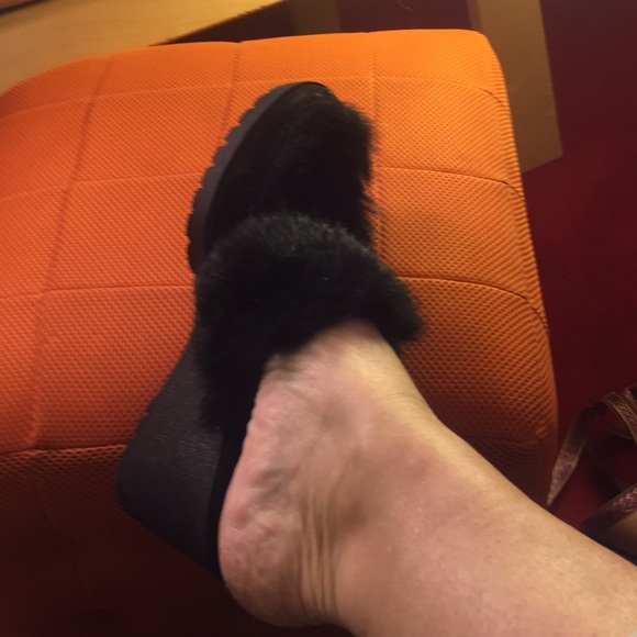 Coach Platform Mules with black fur - Picture 7 of 8